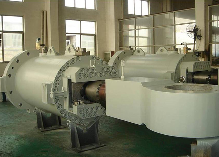 向家壩電站水輪機接力器，單機容量80萬千瓦