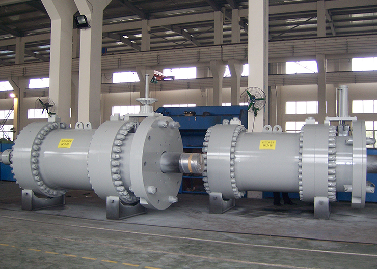 三峽電站水輪機接力器，單機容量70萬千瓦